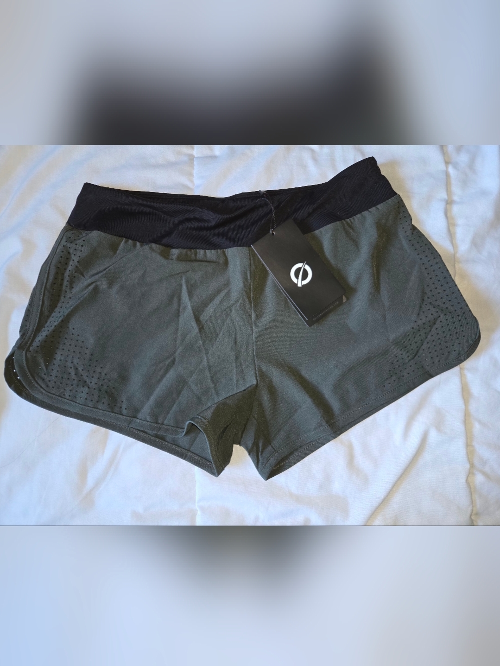 HOLLOWROCK Athletic Performance Shorts in Olive Green with Black Waistband